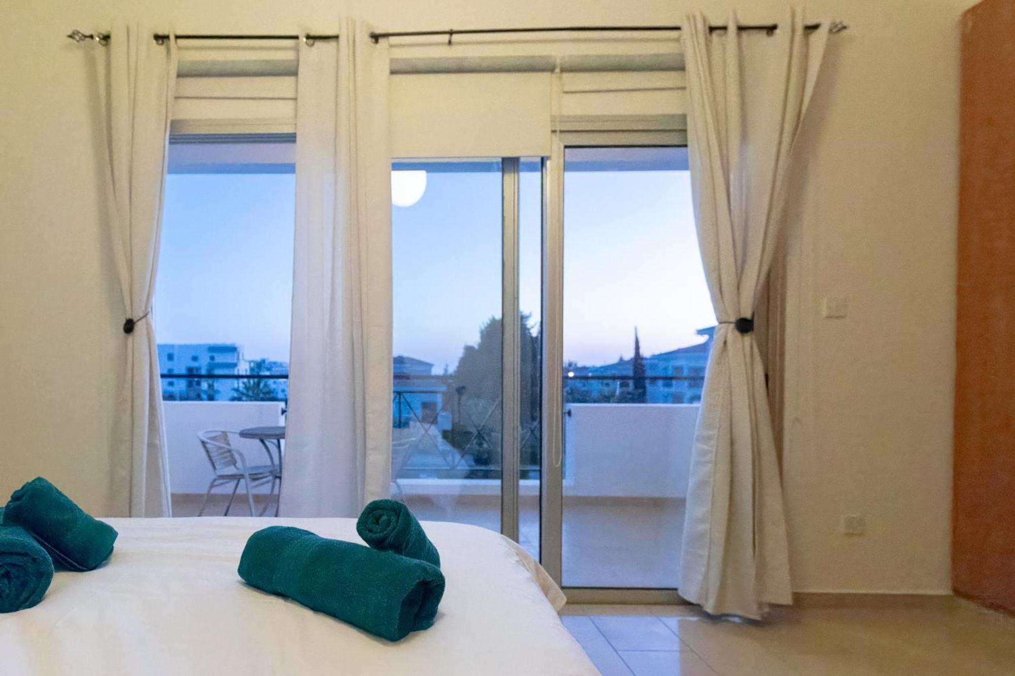 Nefeli Blue-Horizon 2B, Pool, Suites, Big Balconies Paphos Exterior foto