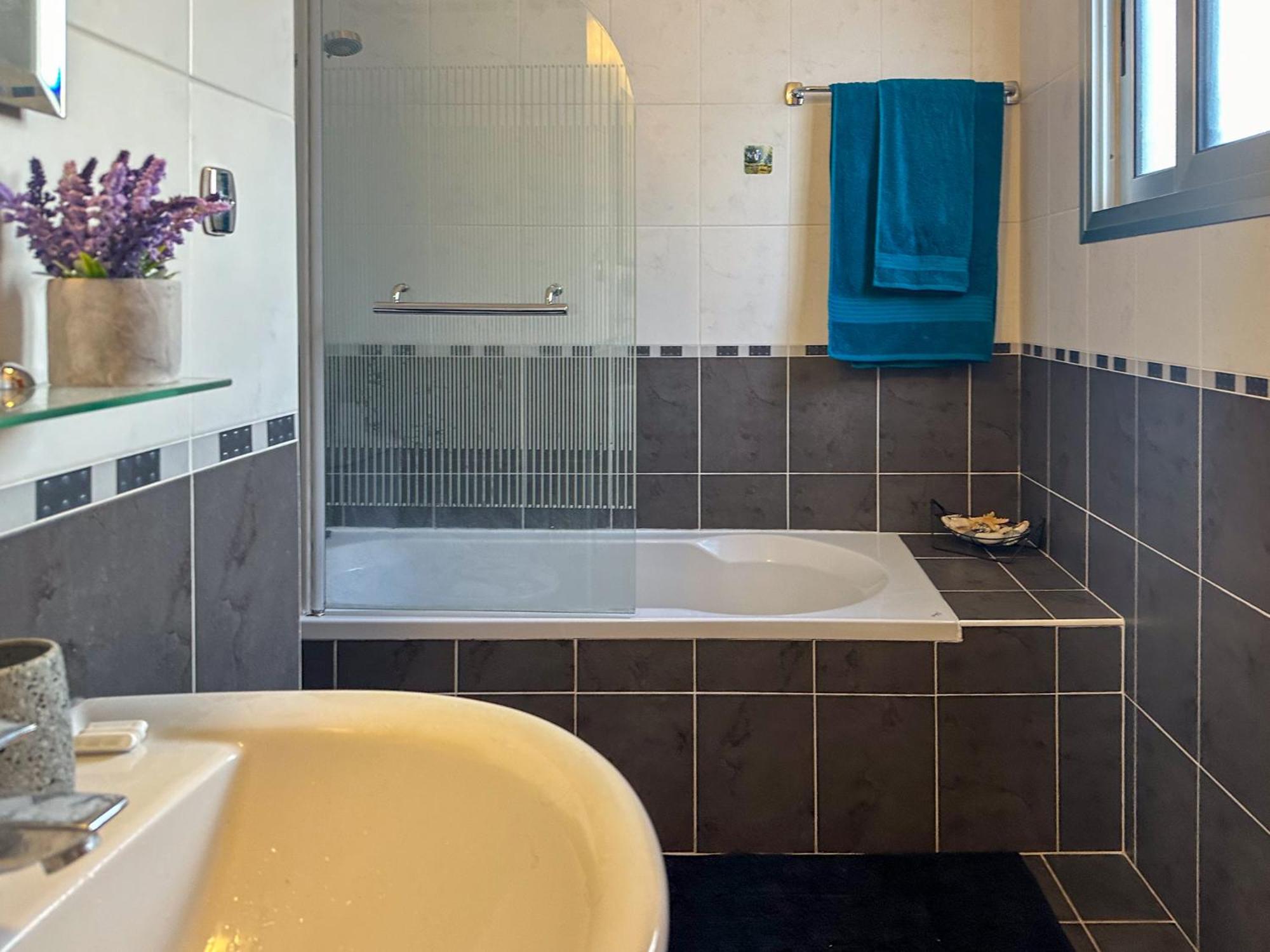 Nefeli Blue-Horizon 2B, Pool, Suites, Big Balconies Paphos Exterior foto